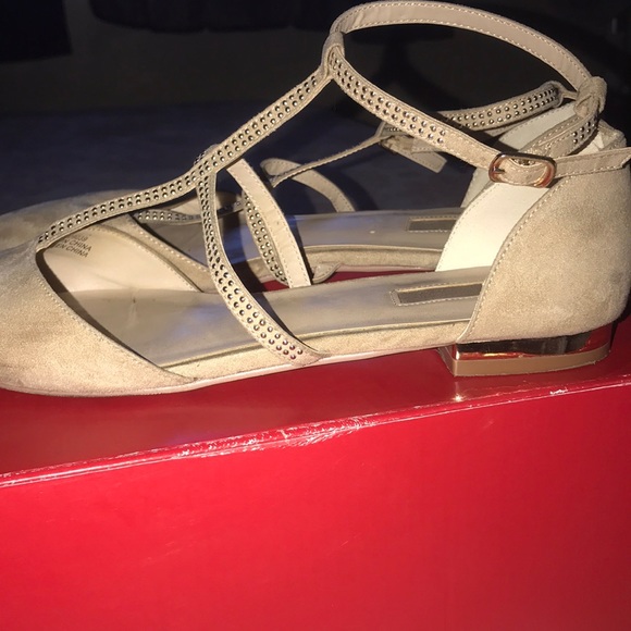 Beige Flats - Picture 3 of 3